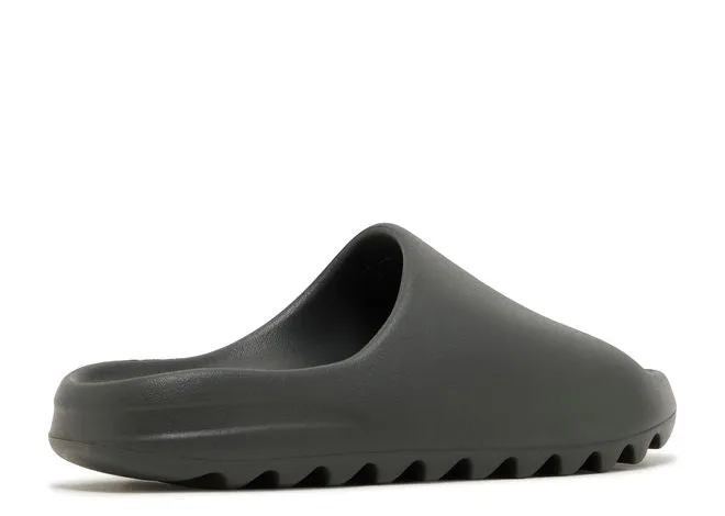 Hold Step Adidas Yeezy Slide Dark Onyx