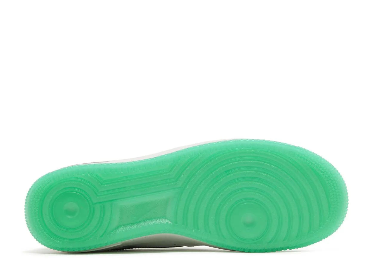 Functional Fit Nike Air Force 1 Low '07 Patent Platinum Tint Stadium Green