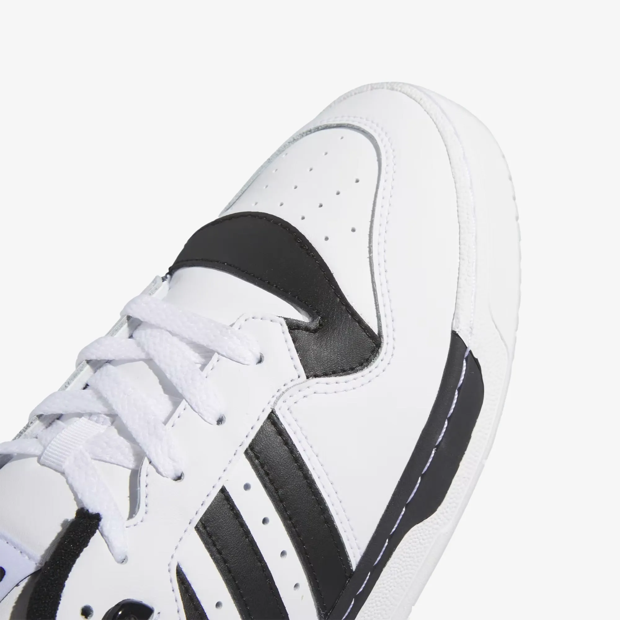 Urban Comfort Adidas Originals | RIVALRY LOW { CLOUD WHITE/CORE BLACK