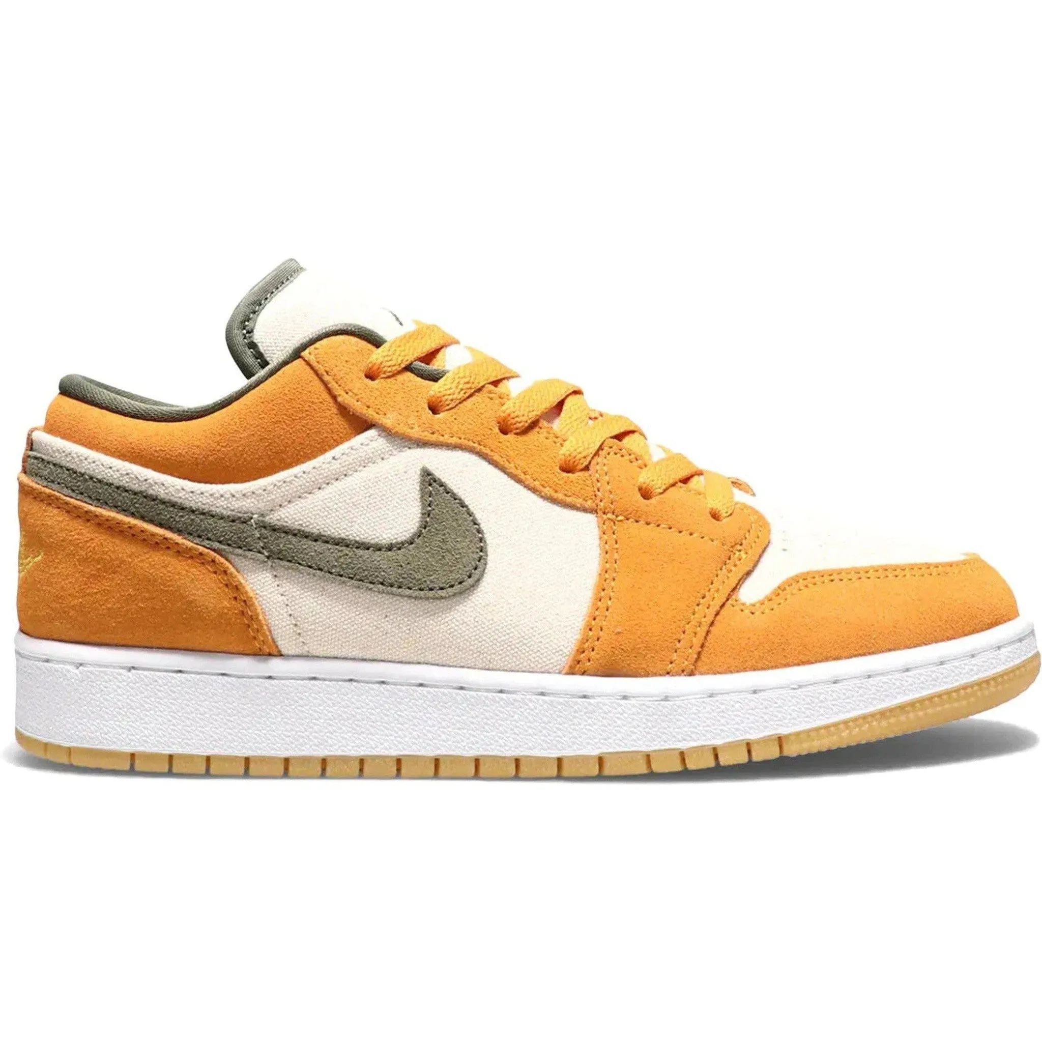 Fall Outfit Comfortable Fit Socks Jordan 1 Low Light Curry (GS)