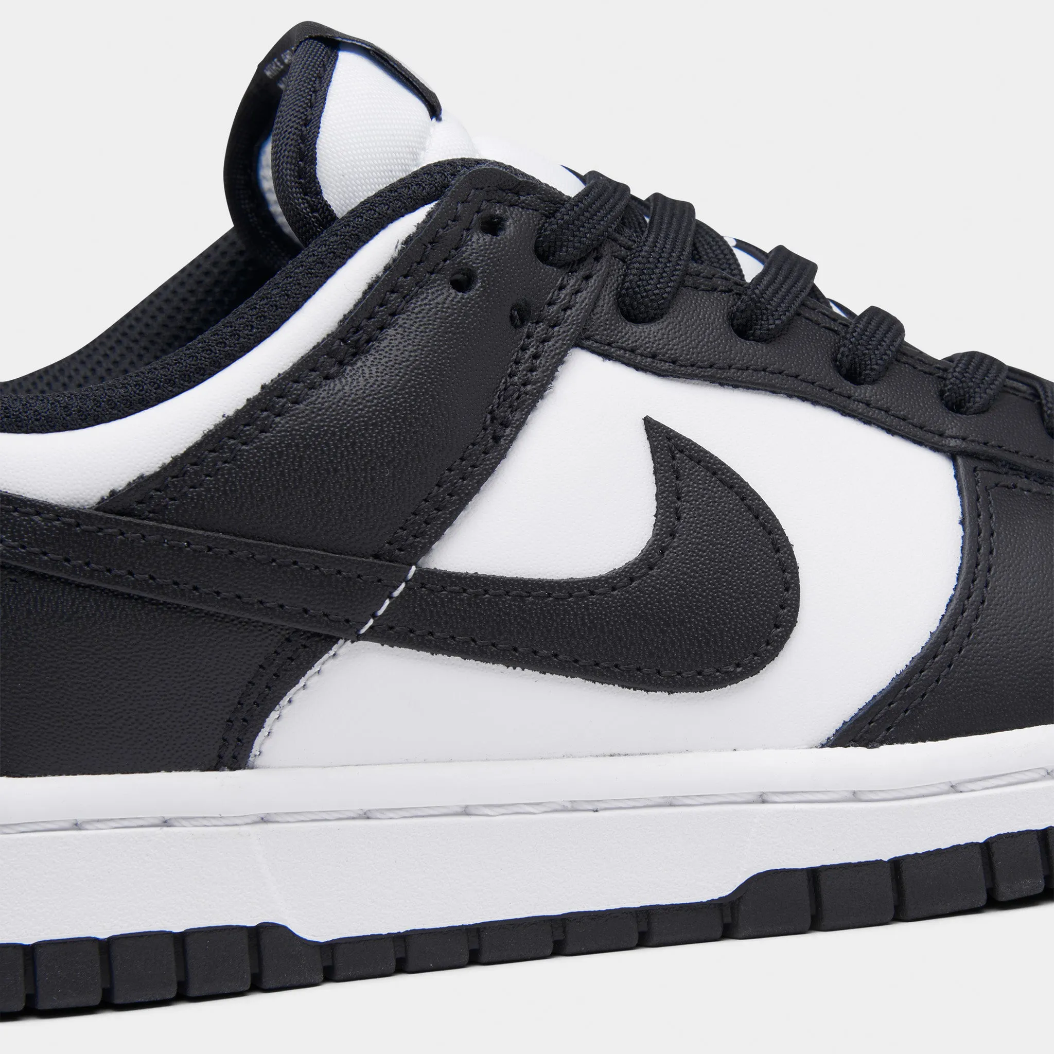 Short Walk TPU sole Nike Women's Dunk Low White / Black - White
