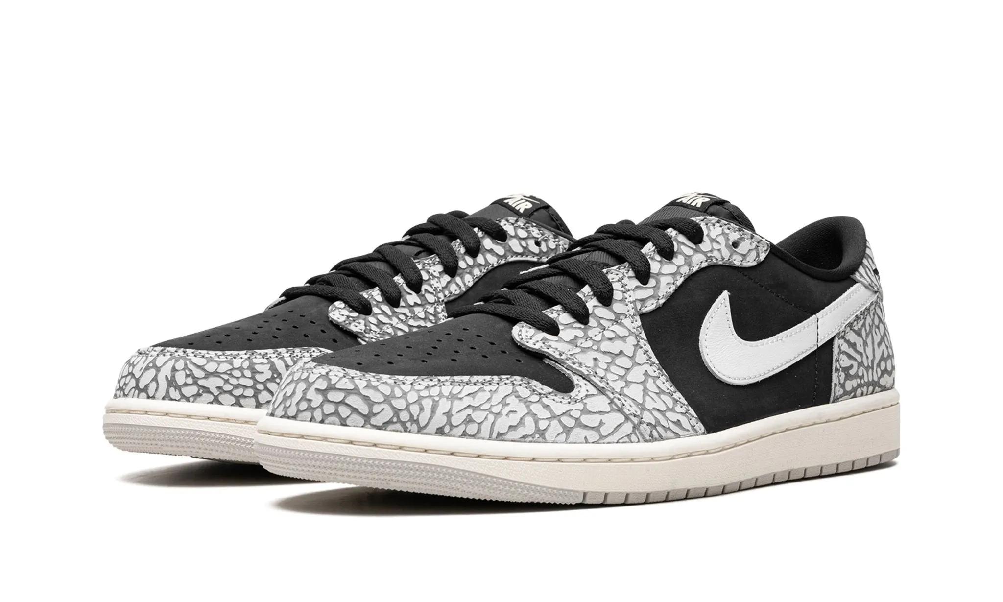 Stable base Timeless Fit Air Jordan 1 Low OG Elephant / Black Cement