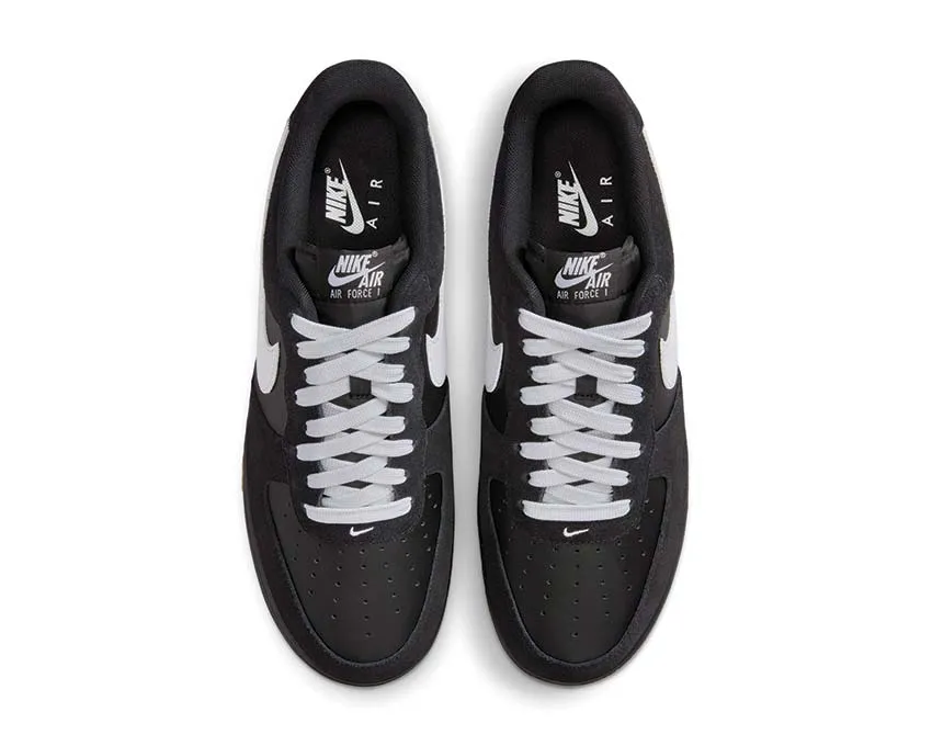 Everyday Pair Nike Air Force 1 '07 LV8