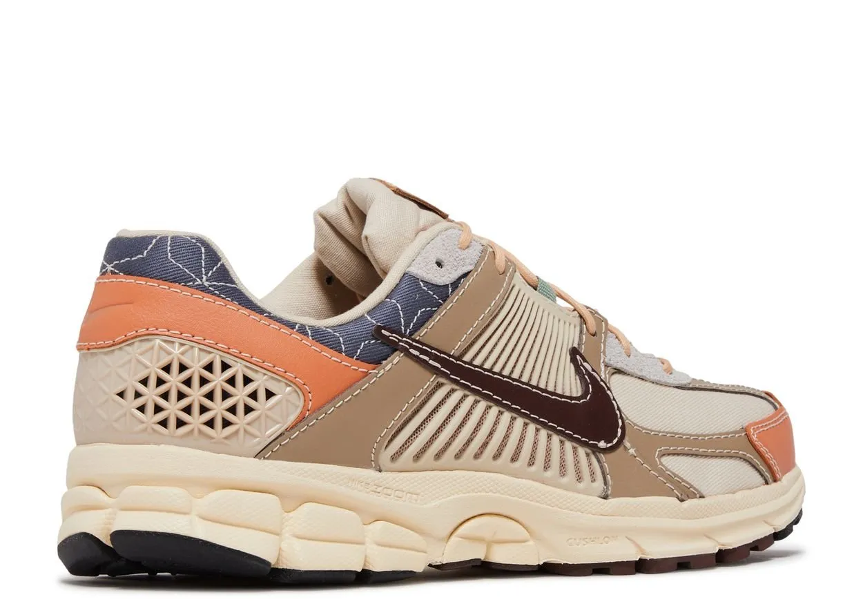 Foot Landing Nike Zoom Vomero 5 Sashiko