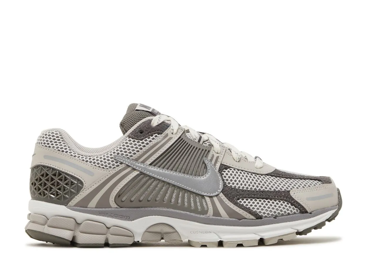 Nike Zoom Vomero 5 Iron Ore Flat Pewter printed running wear