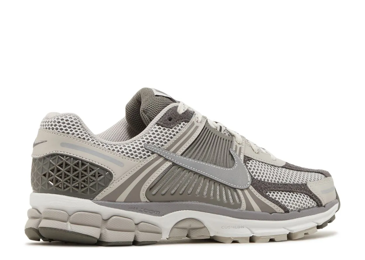 Nike Zoom Vomero 5 Iron Ore Flat Pewter play - time shoes Activity - tracker - enabled