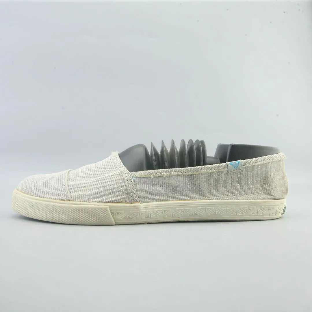 Clean White Comfortable Wear ROXY .