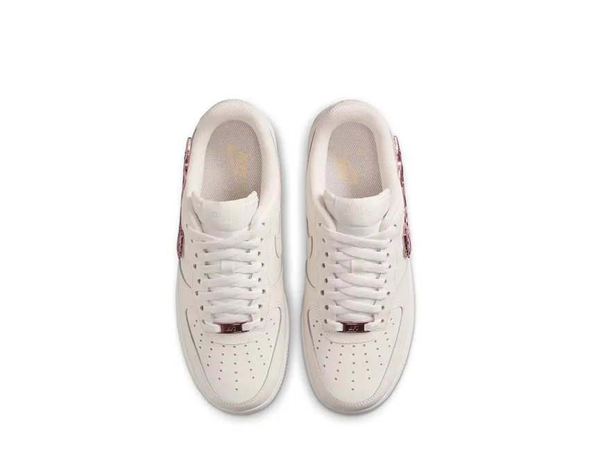 River Step Canvas Upper Nike Air Force 1'07 LX W