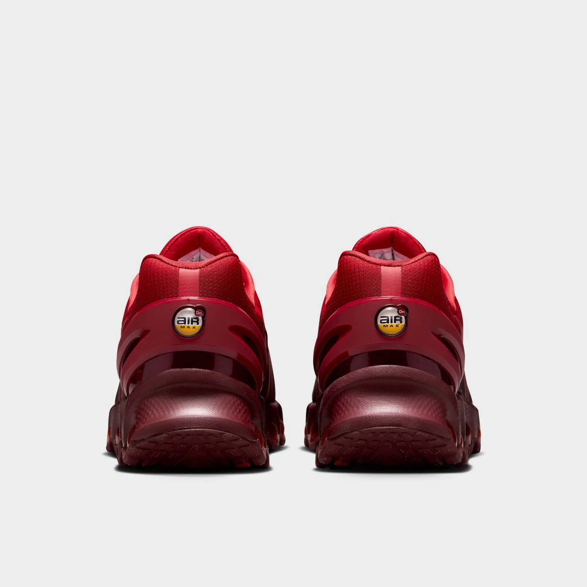 Skip Hike Nike Women's Air Max DN8 University Red / University Red - Tough Red
