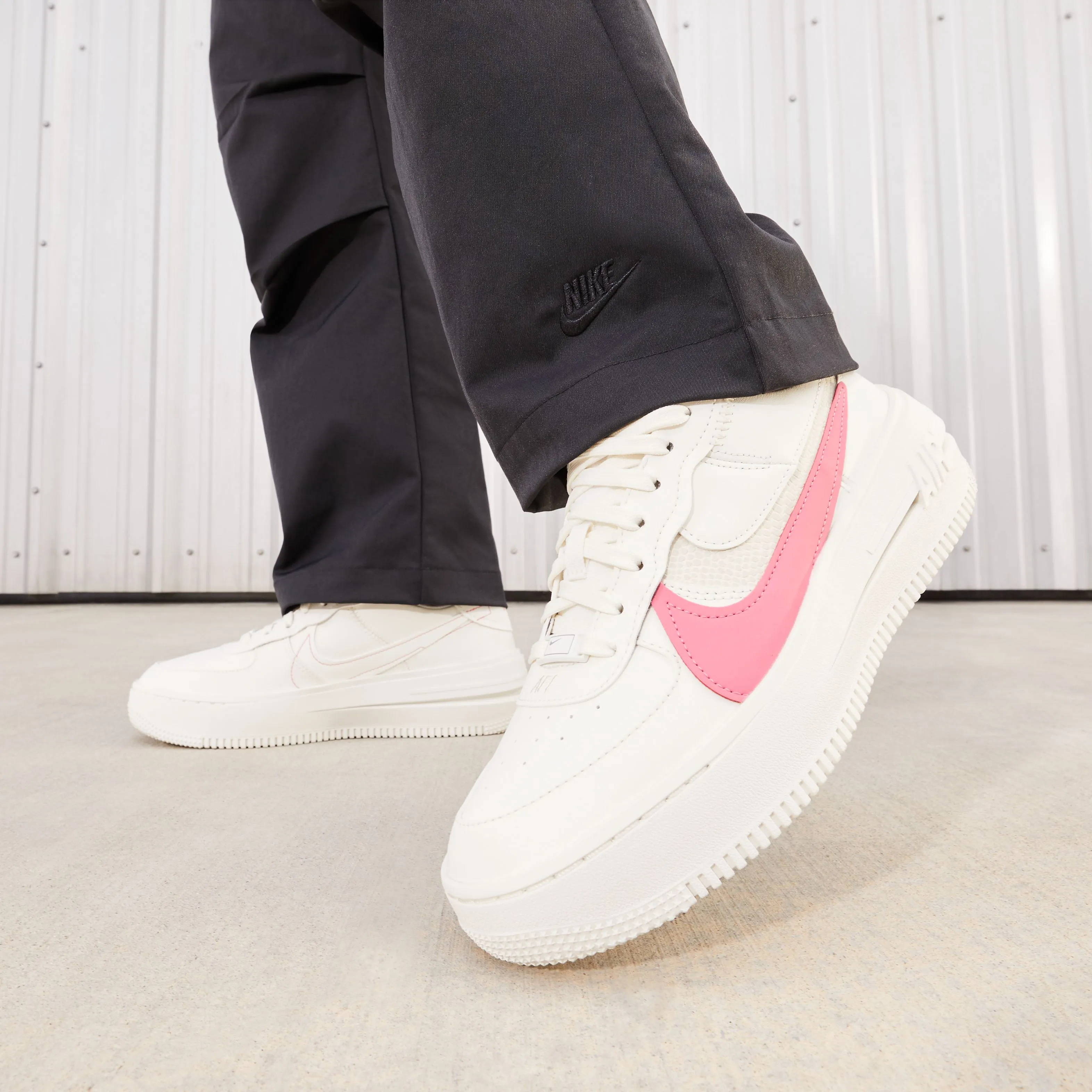 Goal Step Market Stroll Air Force 1 PLT.AF.ORM Lifestyle Shoes