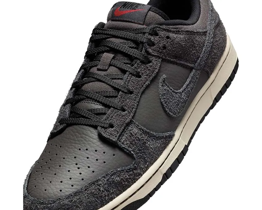 Nike Dunk Low Retro PRM "Off Noir" Explore Move
