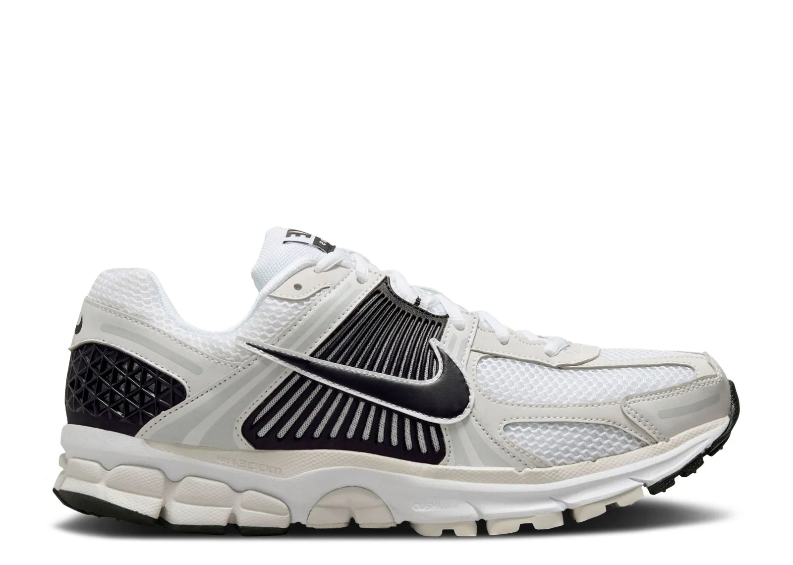 shock - absorbing comfort Balanced Design Nike Zoom Vomero 5 White Black
