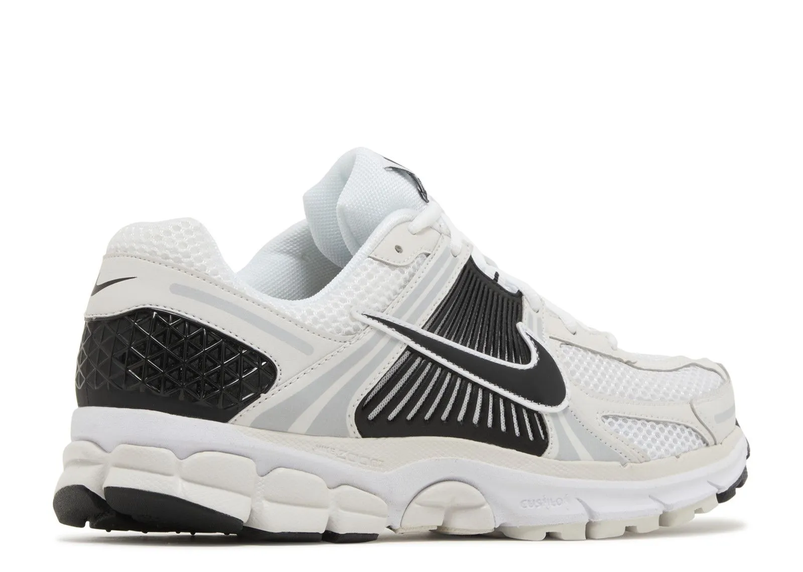 Superior Grip Body Mobility Nike Zoom Vomero 5 White Black