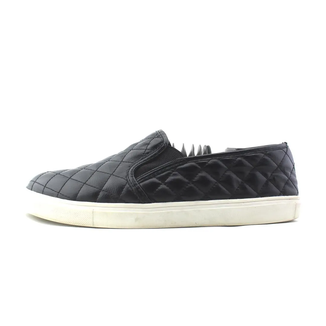 Durable Cushioned Footbed TIME AND TRU MEMORY FOAM