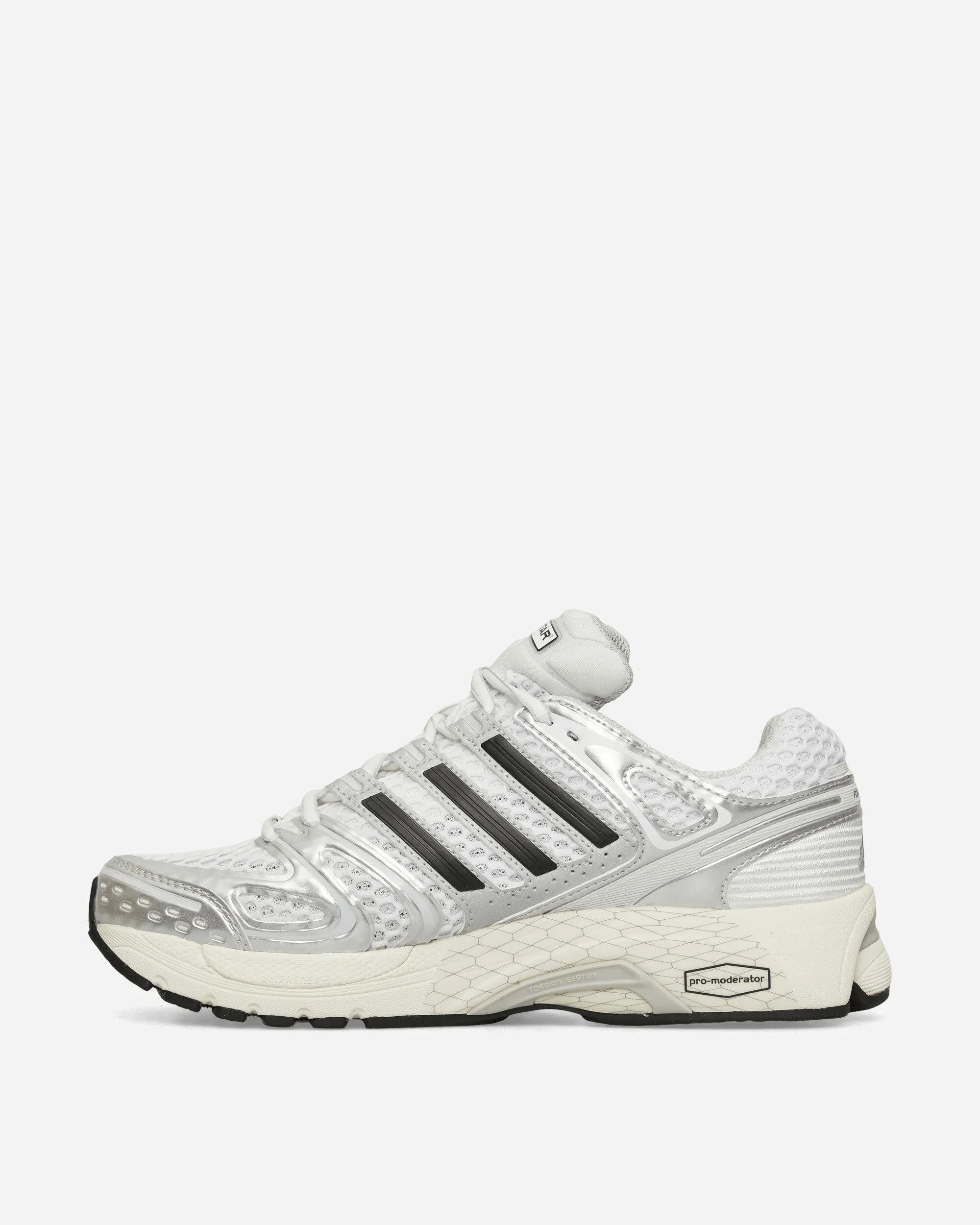 Adistar Control 5 Sneakers Silver Metallic / Grey One / Core Black Business Mode