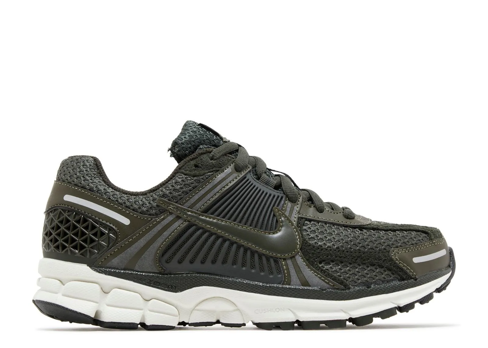 wide - toe - box Nike Zoom Vomero 5 Sequoia