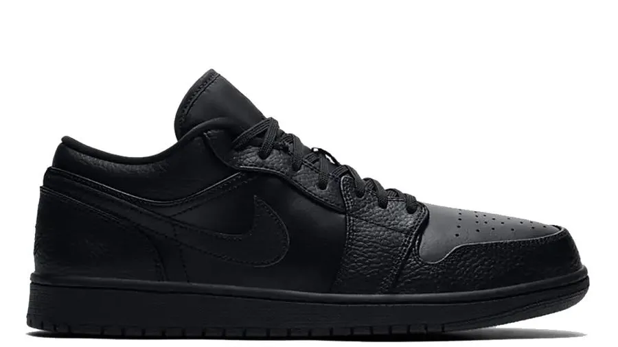 Step Friendly JORDAN 1 LOW TRIPLE BLACK