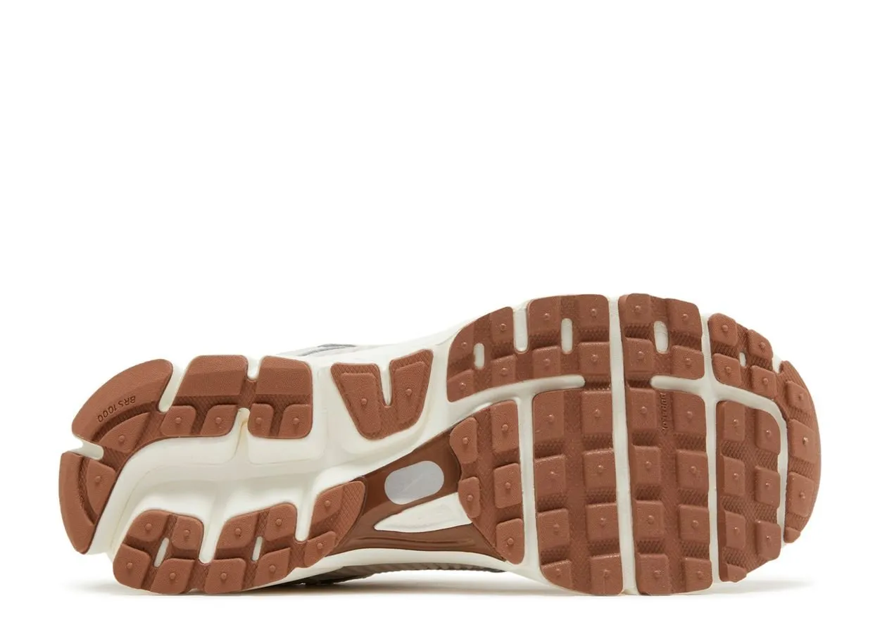 Nike Zoom Vomero 5 Light Orewood Brown casual running shoe usage suede running wear