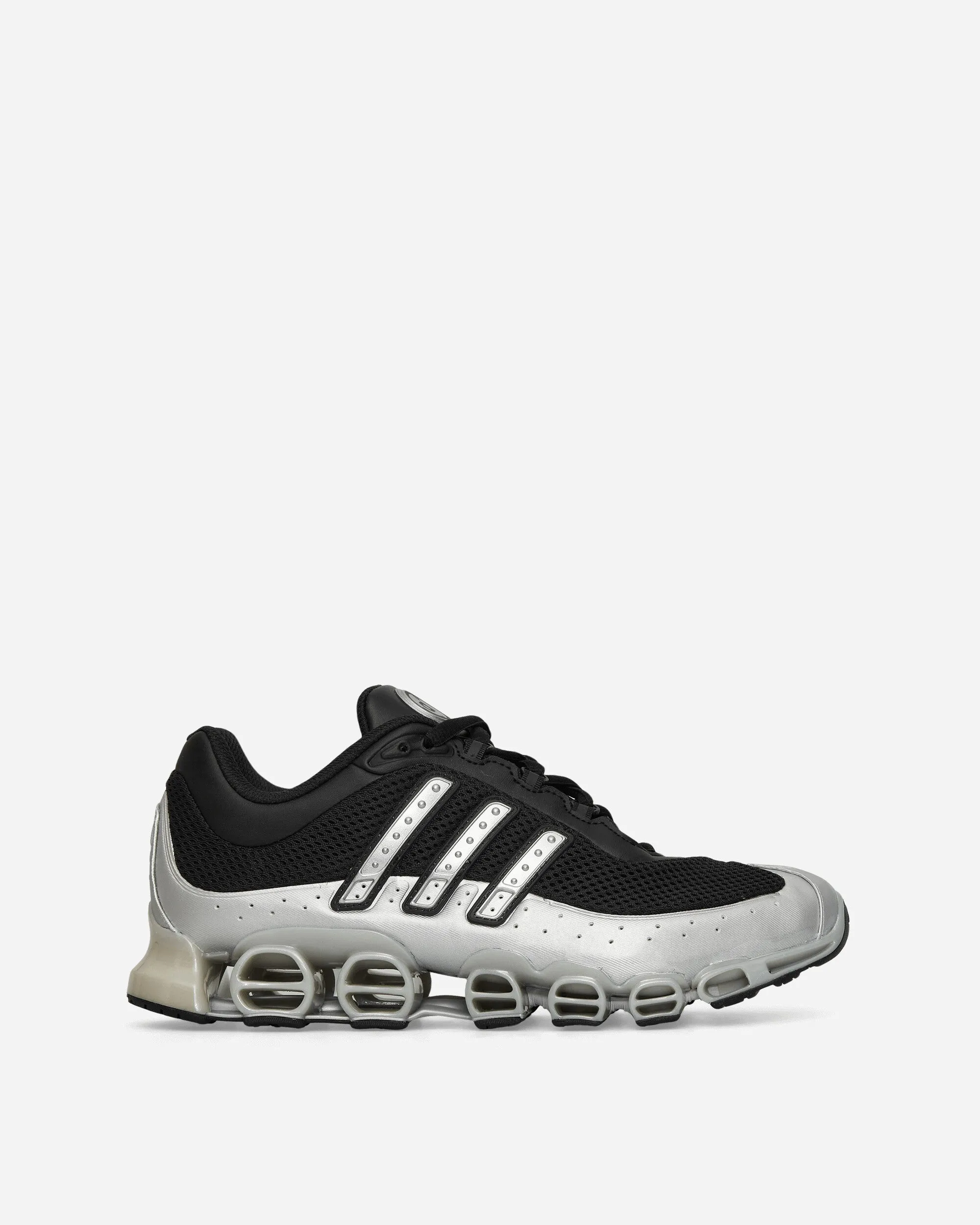 White Clean Slim Form Women's Megaride Sneakers Core Black / Silver Metallic