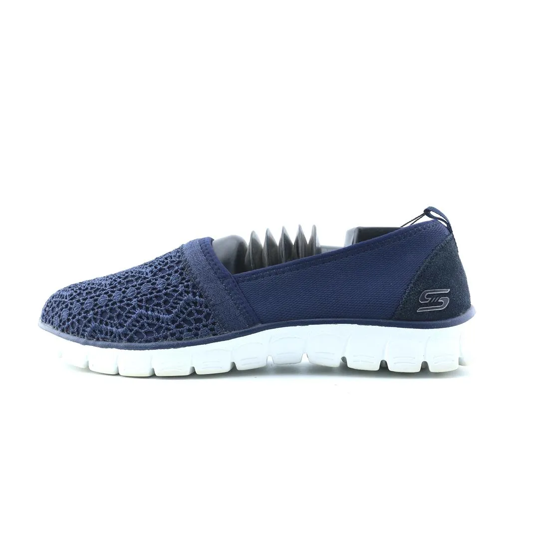 SKECHERS MEMORY FOAM Stud Cool Camera Look