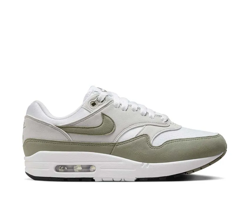 Nike Air Max 1 W "Light Army" Ankle Room