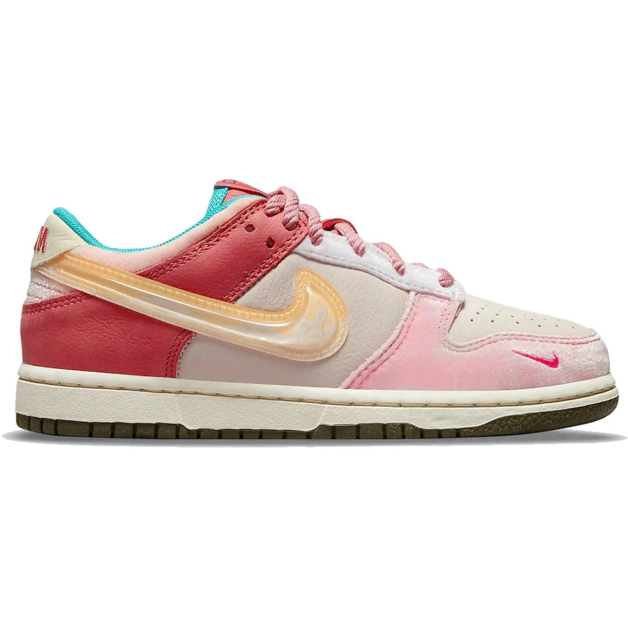 Always Ready Outdoor Step Nike Dunk Low Social Status Free Lunch Strawberry Milk (PS)