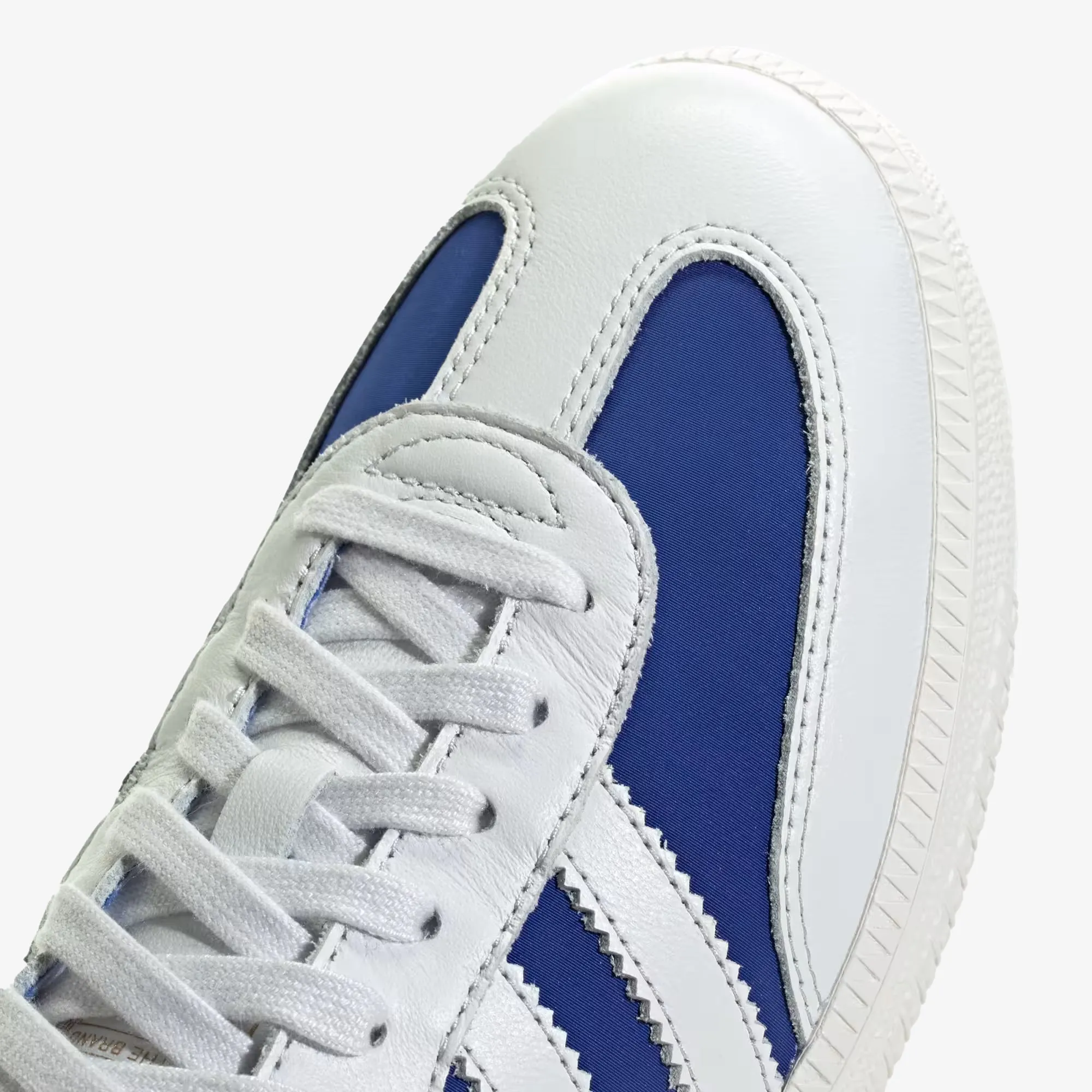 Smooth Steps Stylish Touch ADIDAS ORIGINALS | SAMBA OG { WHITE//ROYAL BLUE