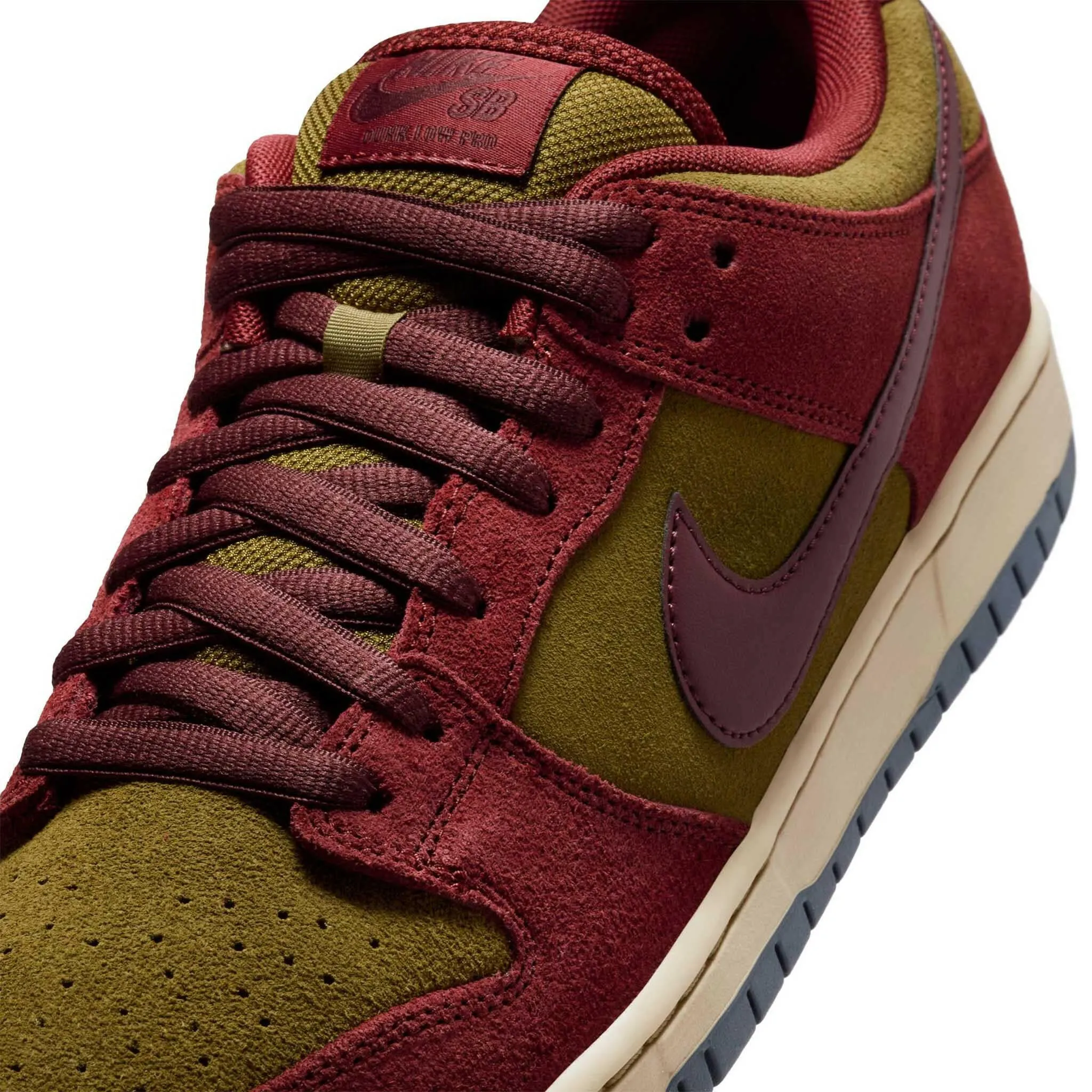 Nike SB - Dunk Low Pro Shoes Dark Team Red Olive Flak Support Base Slip-Resistant Shoes