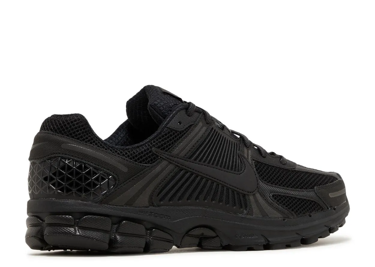 Nike Zoom Vomero 5 Triple Black anti - microbial coating shoes