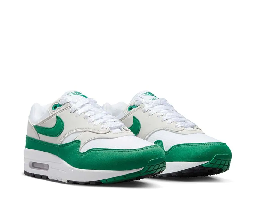 Neutral Tones Free Step Nike Air Max 1 W