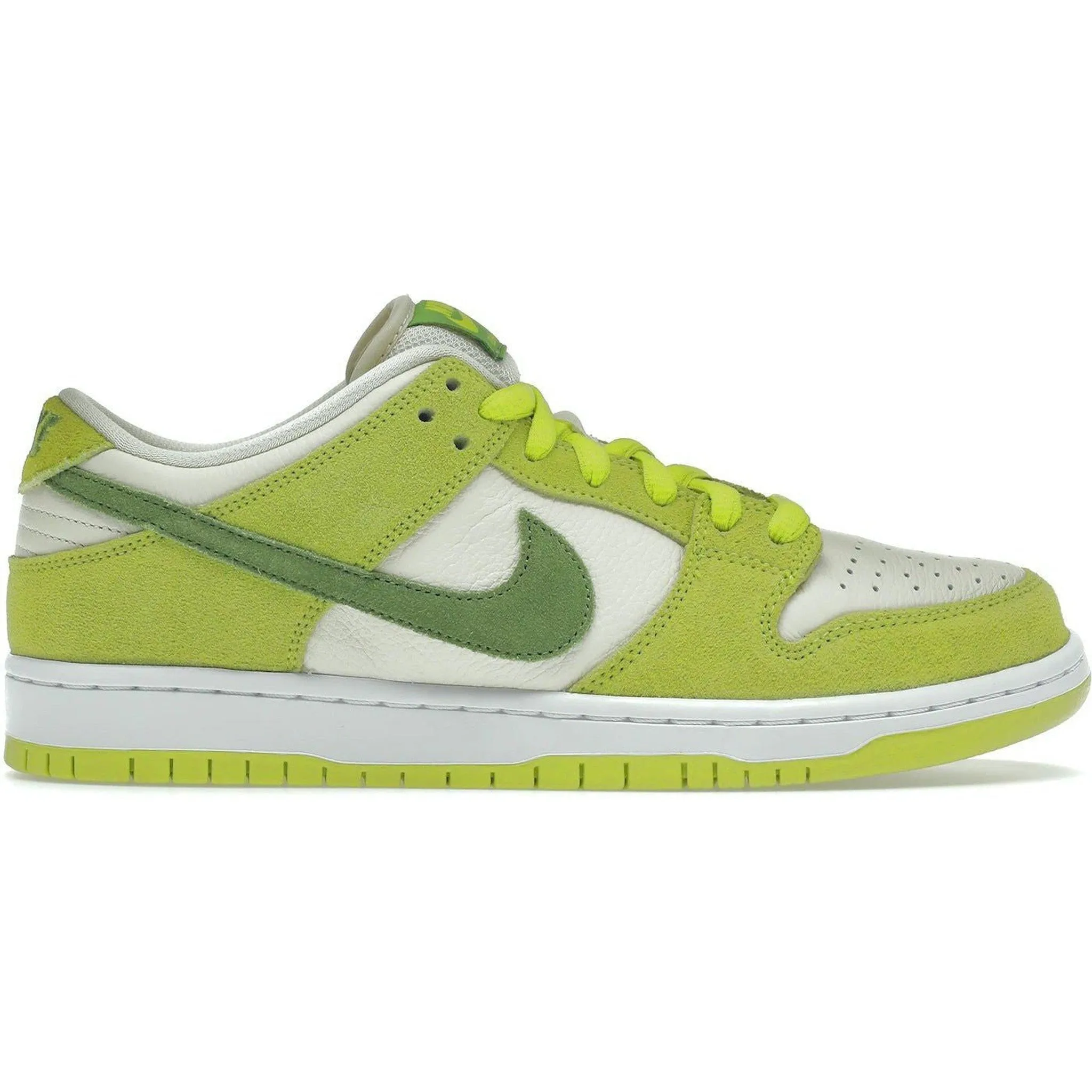 Nike SB Dunk Low Green Apple Throw Step