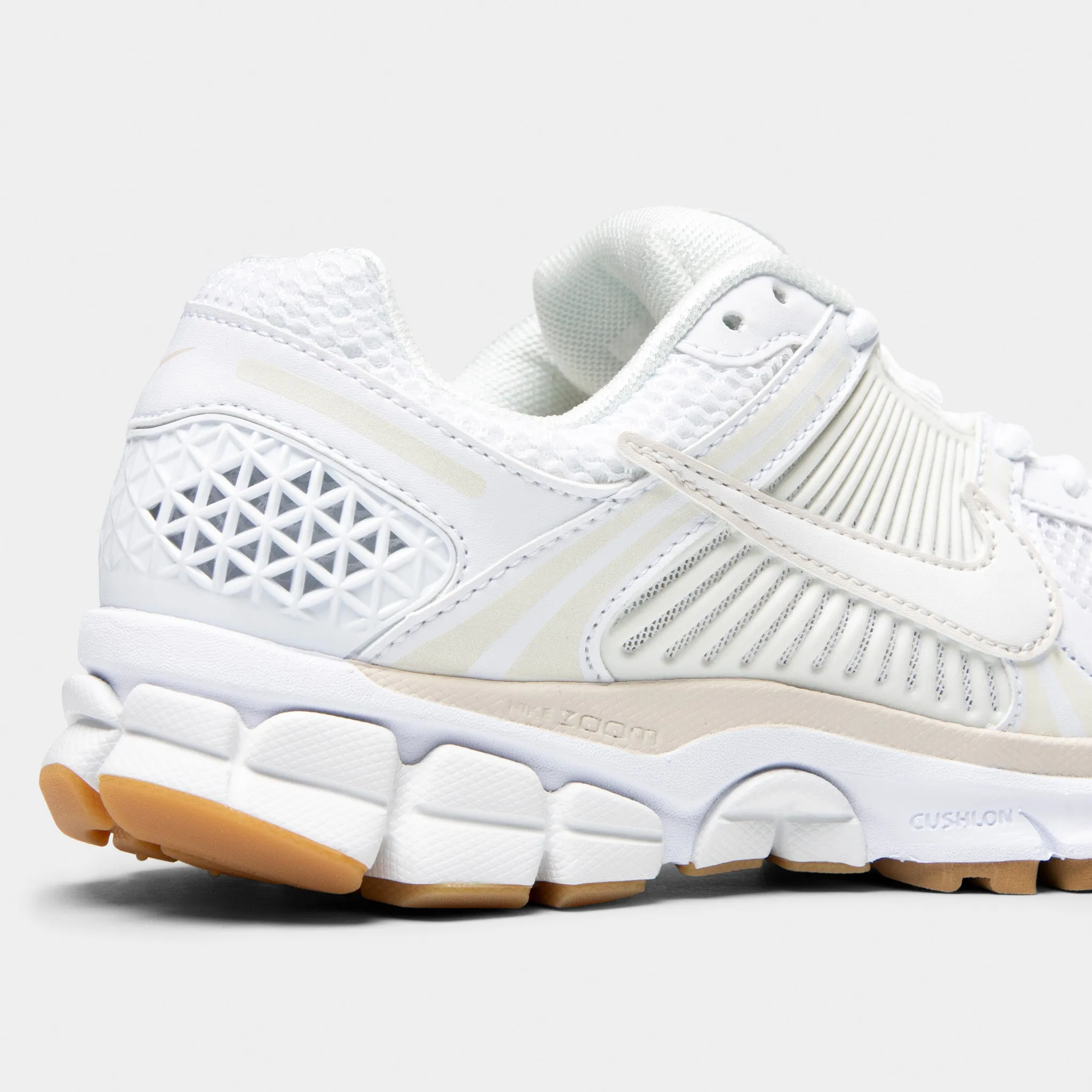 ergonomic running gear obstacle - course - race Nike Women's Zoom Vomero 5 White / Phantom - Summit White