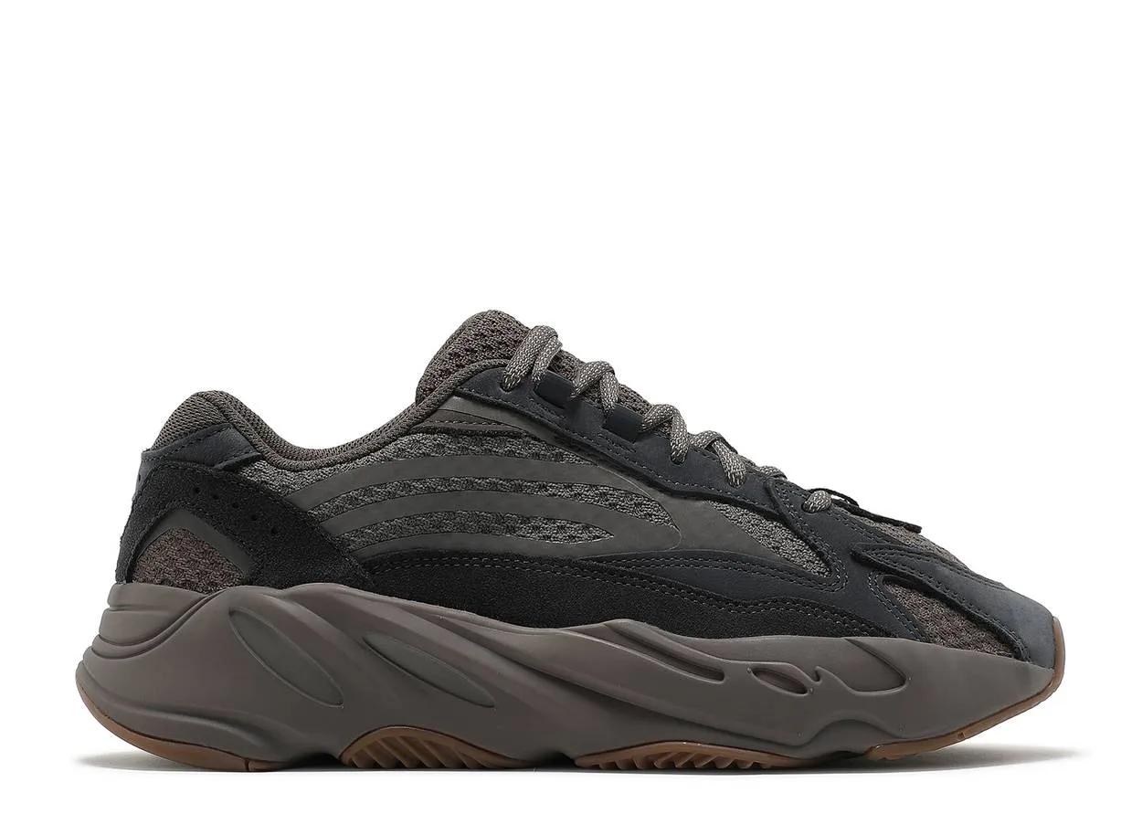 Family Out Free Motion Adidas Yeezy 700 V2 Mauve