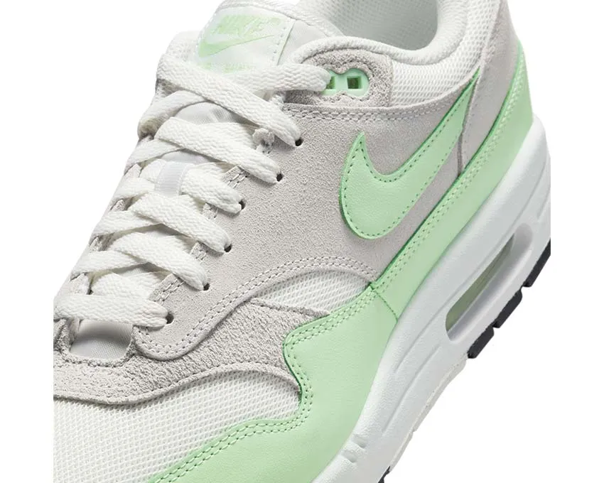 Speed Jog Fashion Accent Nike Air Max 1 Essential "Vapor Green"