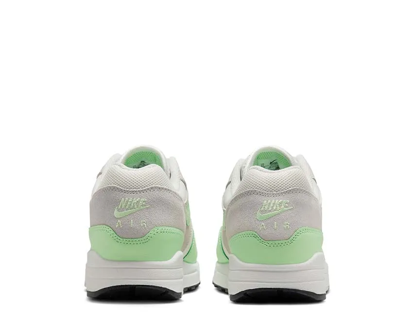 Coastal Style Comfort toe Nike Air Max 1 Essential "Vapor Green"
