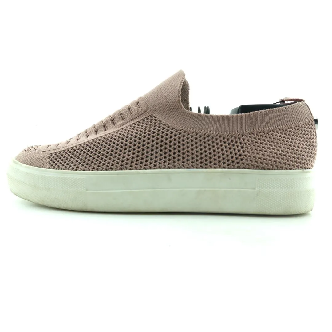 STEVE MADDEN . Walking
