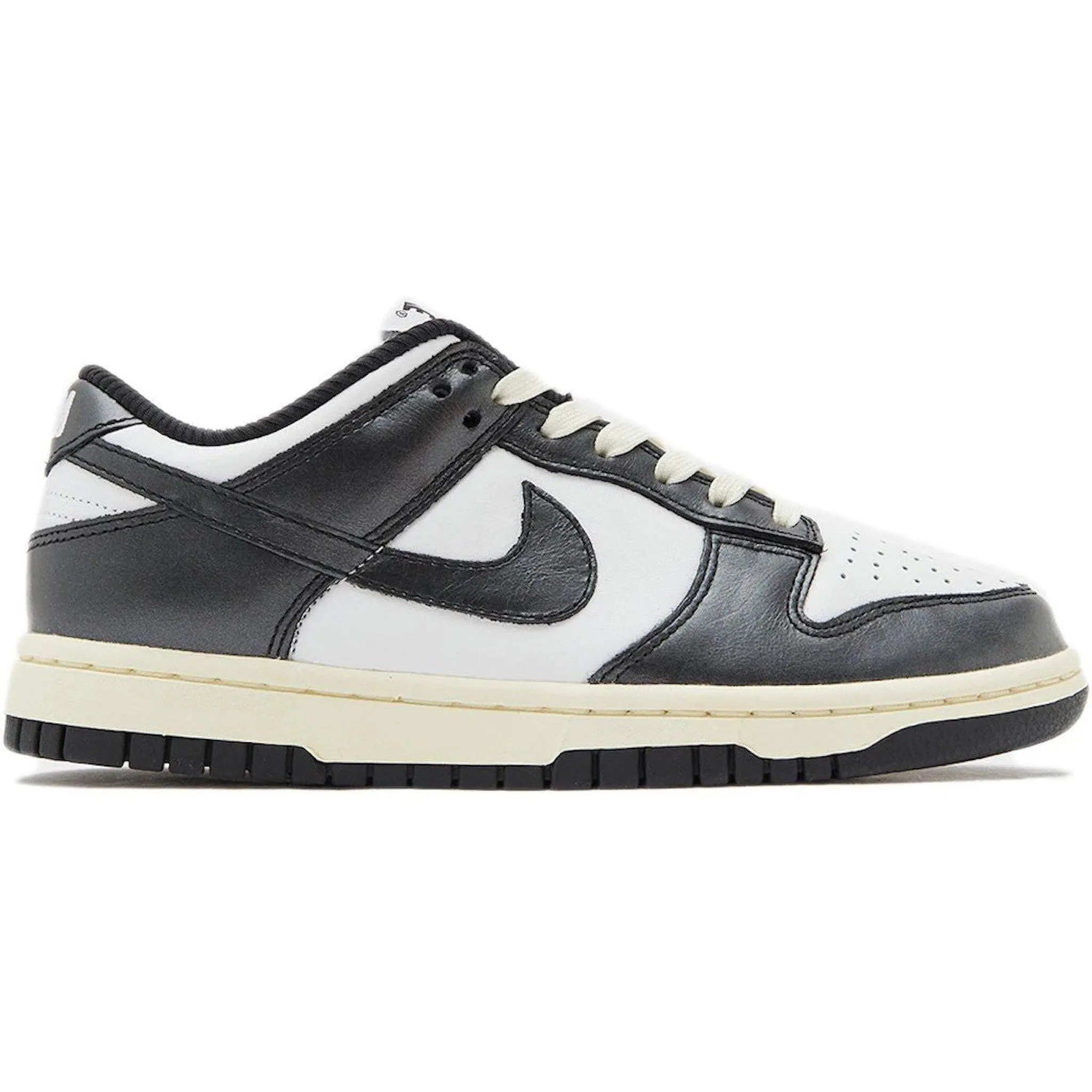 Outfit Friendly Fitness Ready Nike Dunk Low Vintage Panda (Women's)