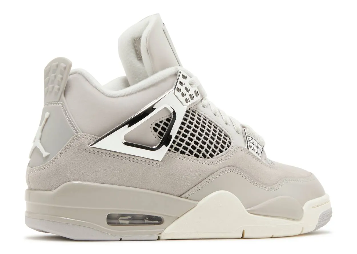 Air Jordan 4 Retro Frozen Moments Lift Hike Effortless Move
