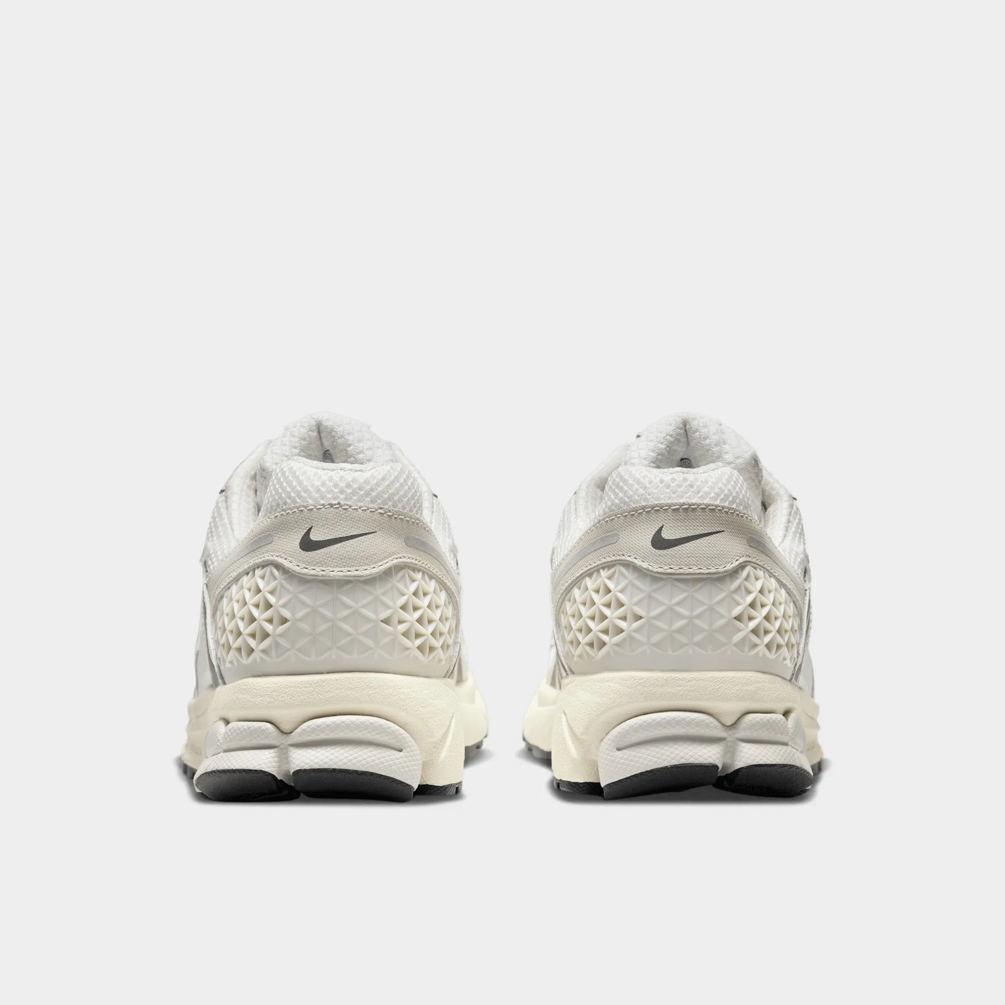 Nike Zoom Vomero 5 Platinum Tint / Photon Dust - Cashmere Community Support