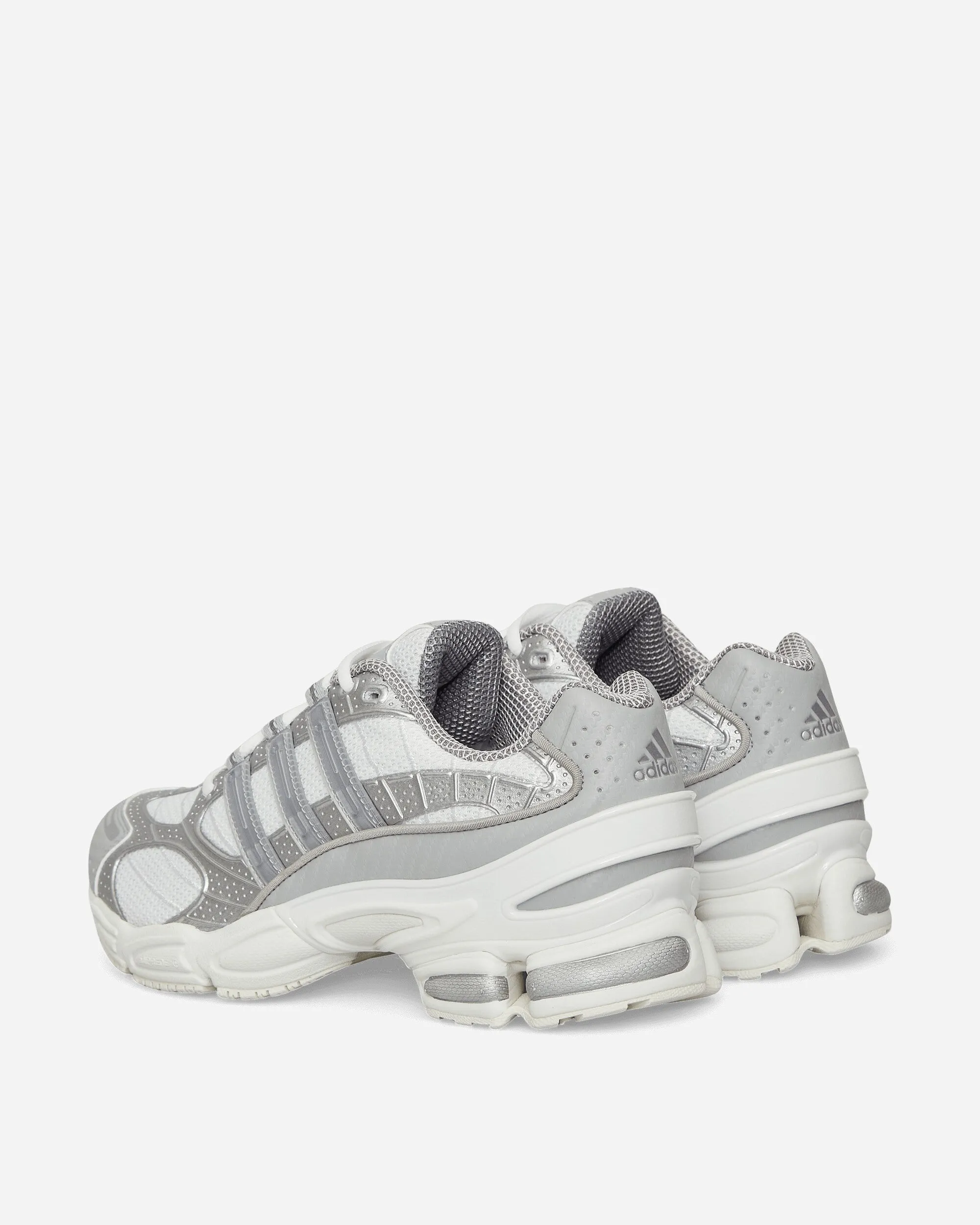 Ozweego Pro Sneakers Cloud White / Silver Metallic / Core White Body Align Quick Step
