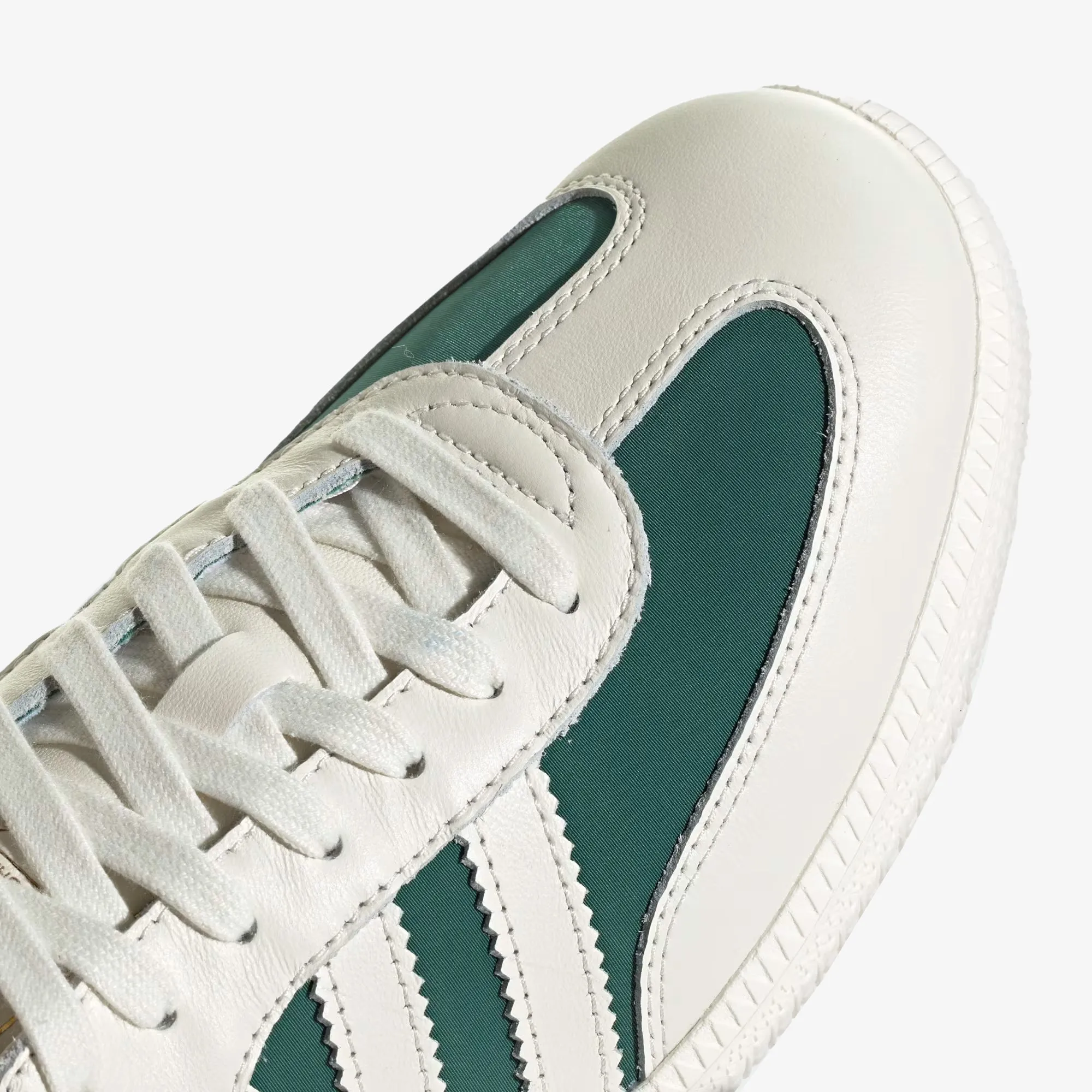 ADIDAS ORIGINALS | SAMBA OG { OFF WHITE/COLLEGIATE GREEN Storm Jog
