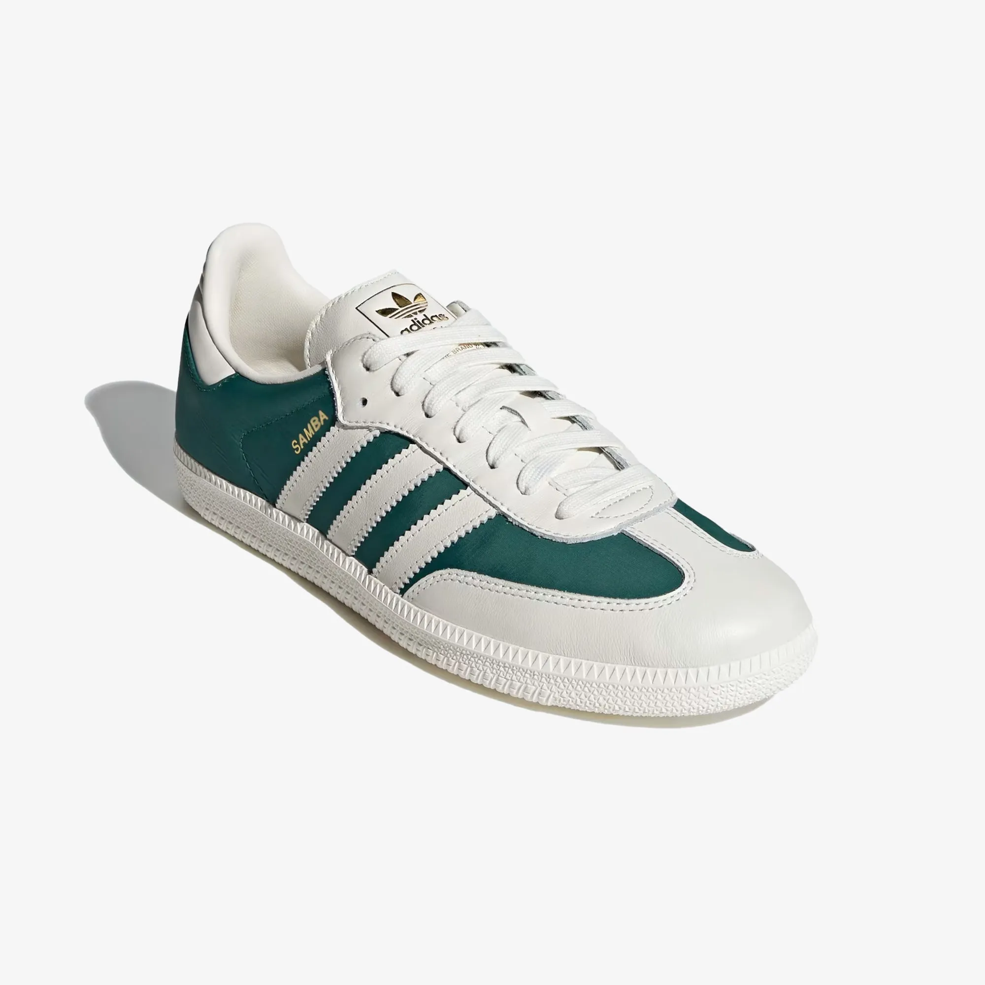 Subtle colors ADIDAS ORIGINALS | SAMBA OG { OFF WHITE/COLLEGIATE GREEN