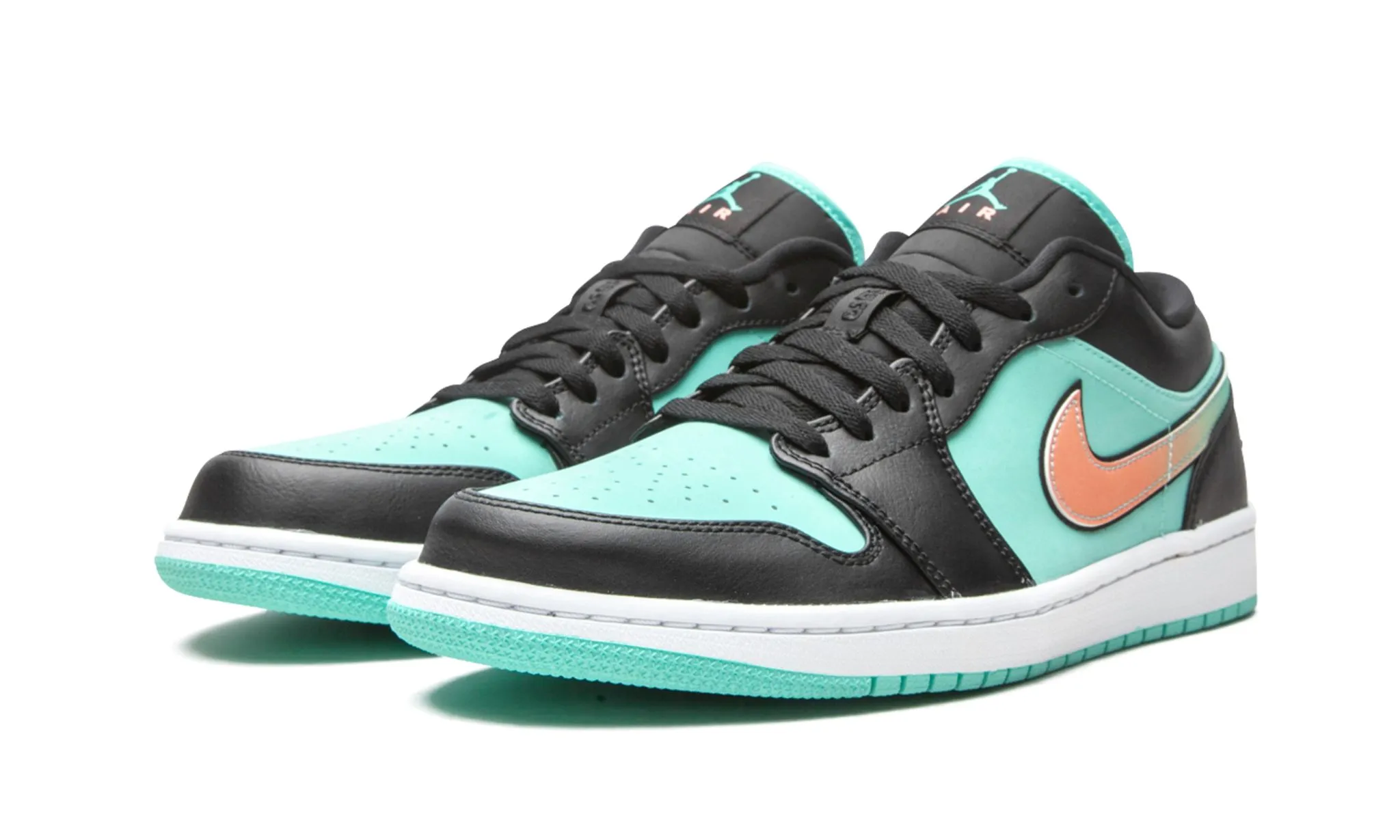 Air Jordan 1 Low SE Tropical Twist Sturdy Build Comfort Strap