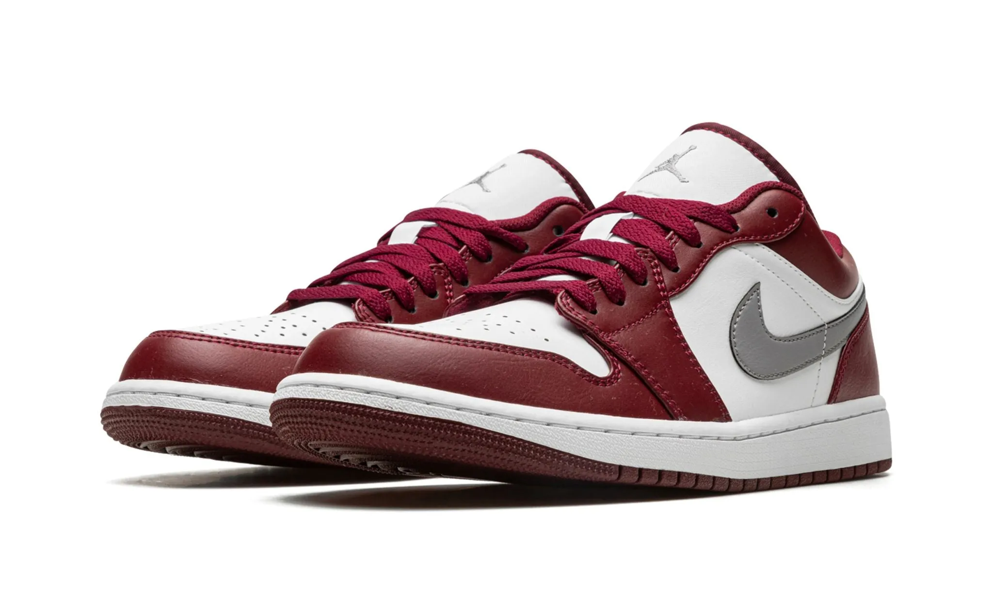 Air Jordan 1 Low Bordeaux Chic Fit