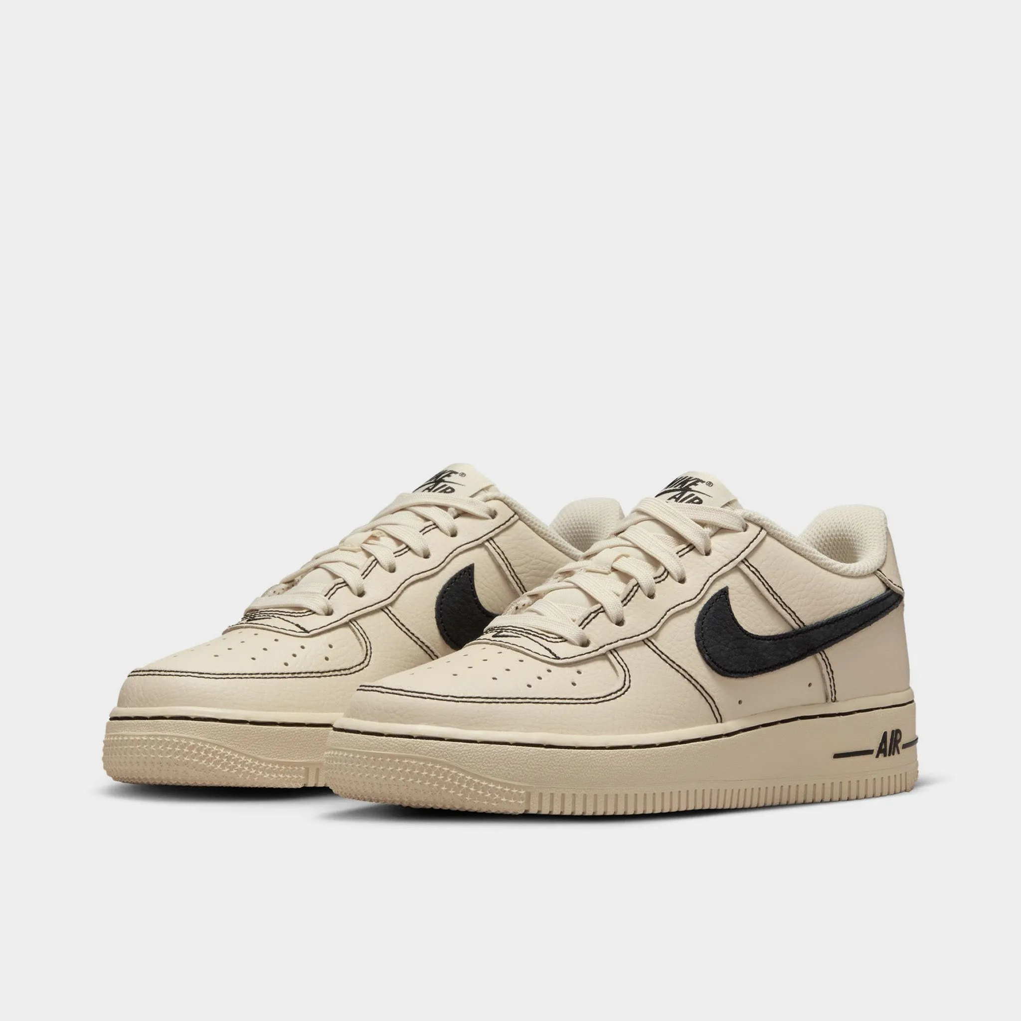 Trend Focus Nike Air Force 1 LV8 4 GS Light Khaki / Black