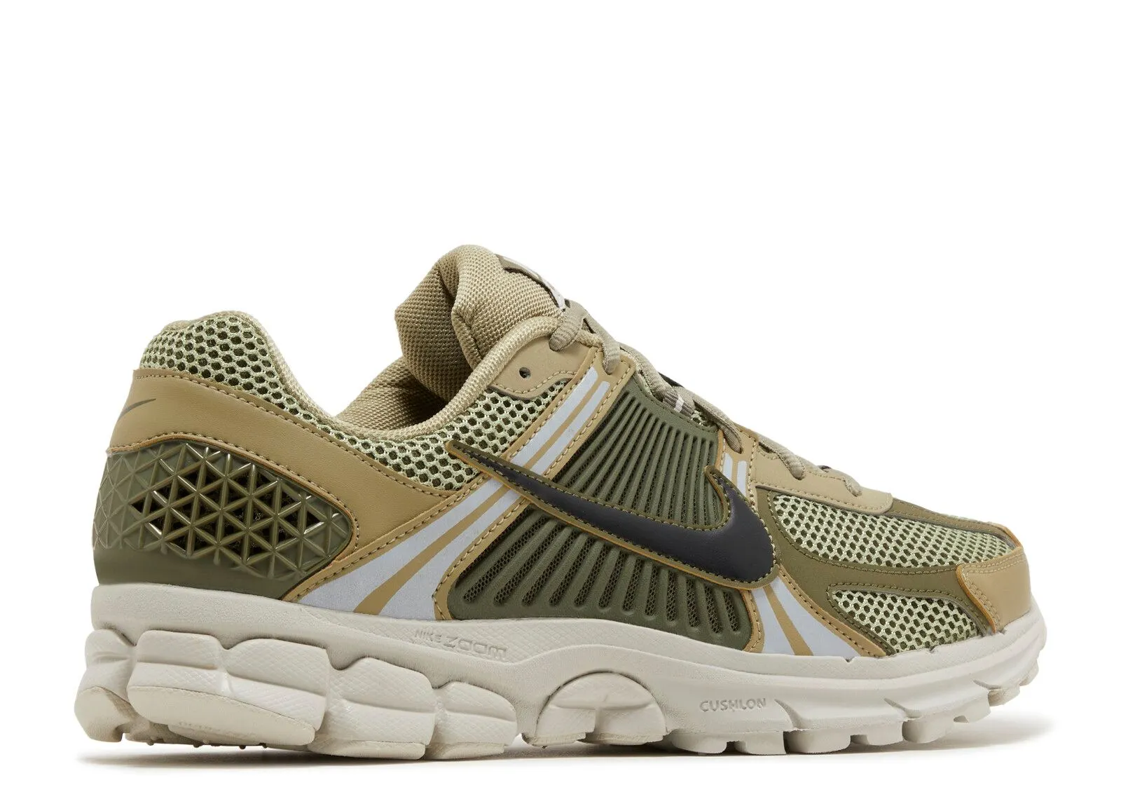 Snowy running traction Nike Zoom Vomero 5 Neutral Olive