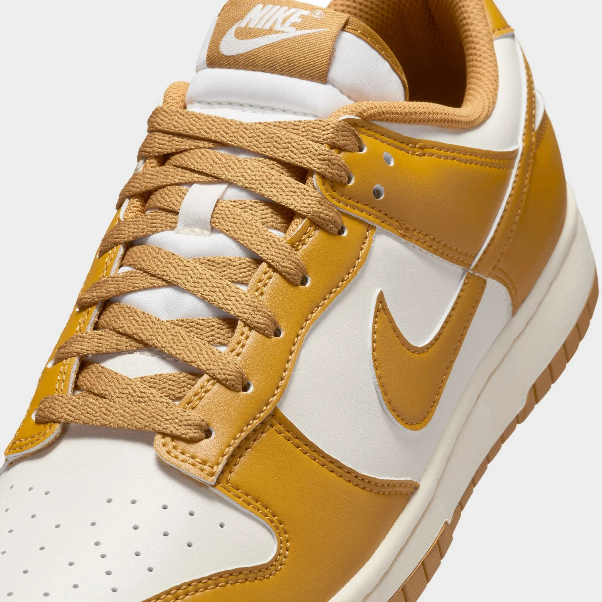 On Track Nike Dunk Low Retro Pale Ivory / Wheat