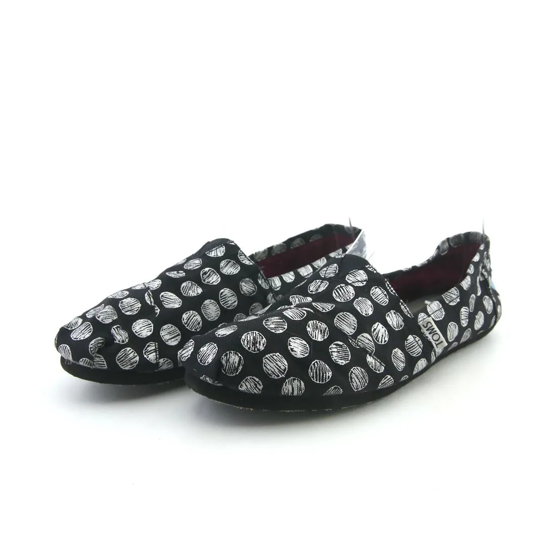 Video Look Arch Fit TOMS .