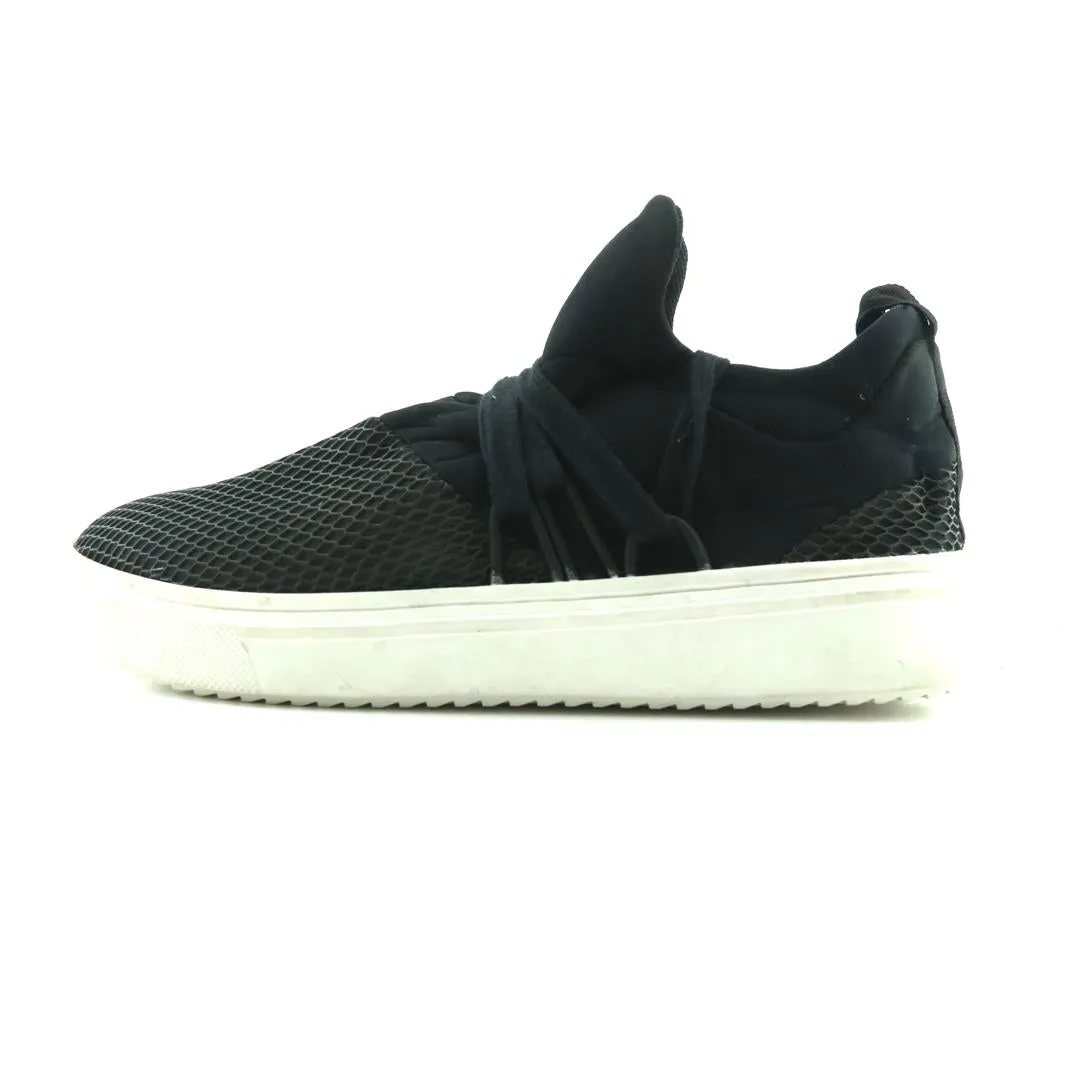 Garden Mood STEVE MADDEN LANCER