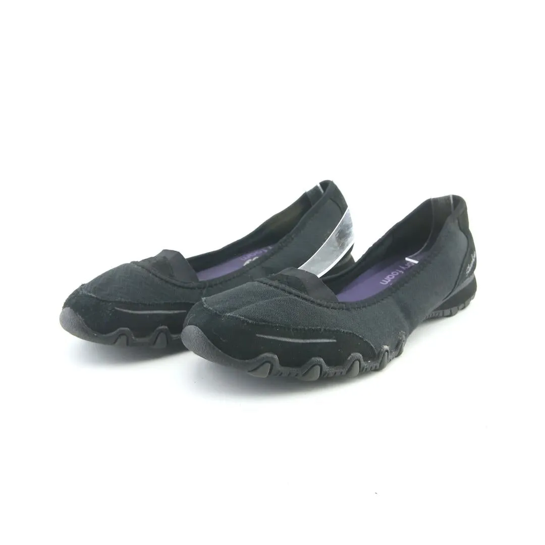 SKECHERS MEMORY FOAM Cold Safe Runway Glow